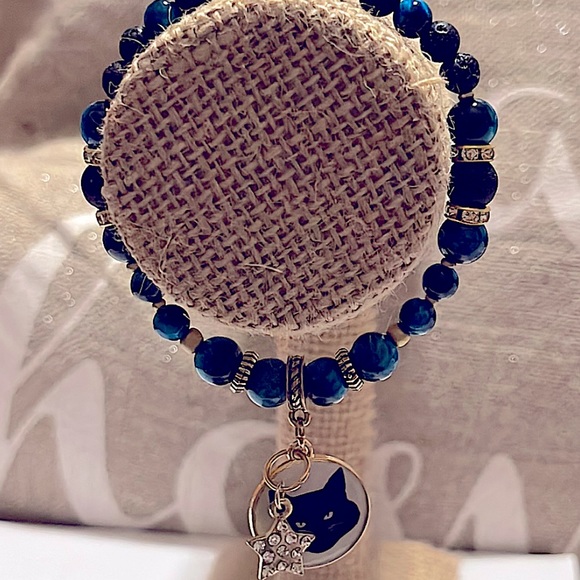 Cats Eye, Lava Stone, Amulet & Charm Bracelet - Picture 5 of 12